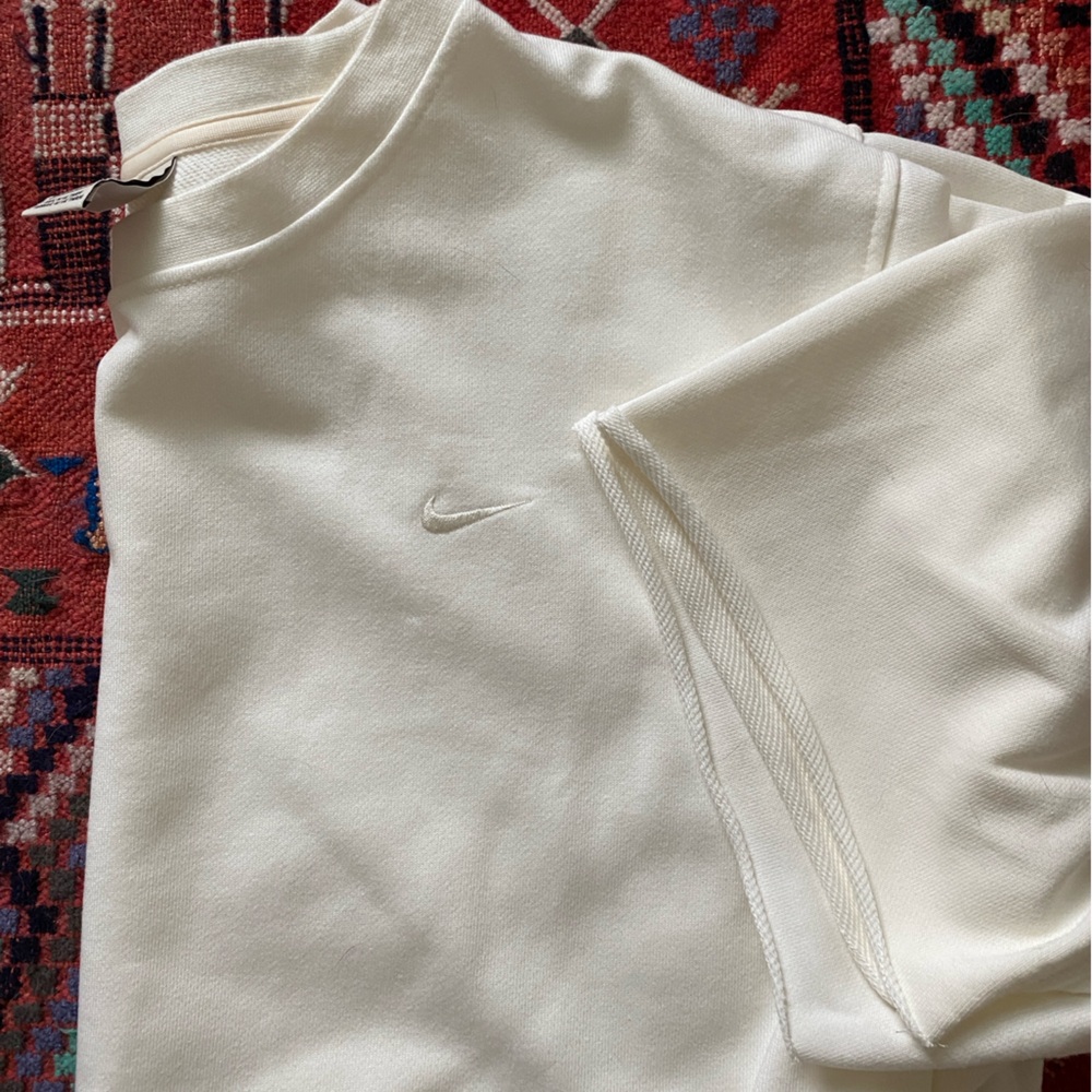 NWOT | Nike Standard Issue White Crewneck Short Sleeve Sweatshit